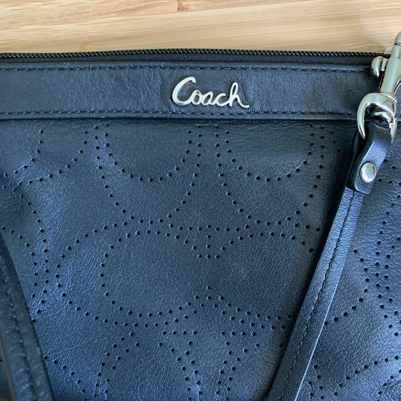 🌸Host Pick🌸  Coach Black Leather Wristlet - Picture 5 of 5